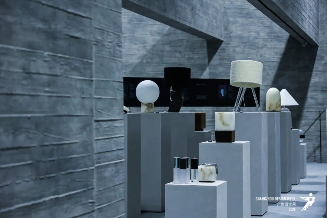 亲爱×开幕| 2025广州设计周,全案时代全面开启,以“亲爱”思维引领产业升级(图3) 亲爱×开幕| 2025广州设计周,全案时代全面开启,以“亲爱”思维引领产业升级(图3)
